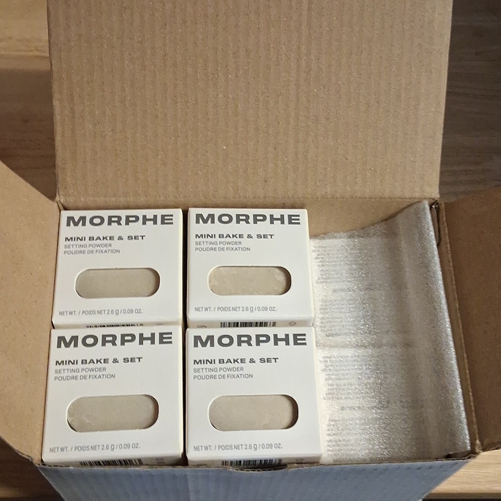 Morphe Bake & Set Setting Powder in “Translucent” Mini - Picture 2 of 6
